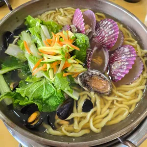 귀산옥 해물칼국수 사진