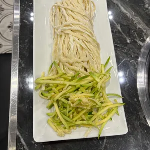 오늘도 보쌈 칼국수 대표 사진