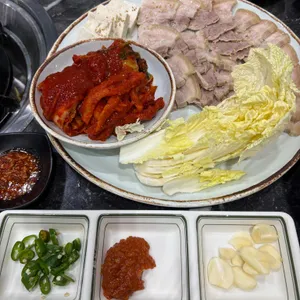 오늘도 보쌈 칼국수 사진