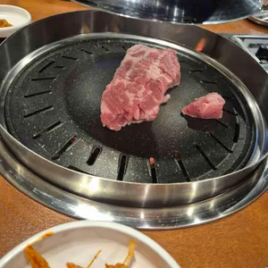 고기굽는남자 사진