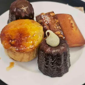 어퍼앤언더 사진