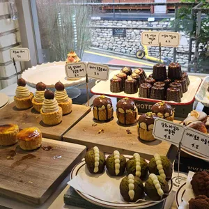 어퍼앤언더 사진