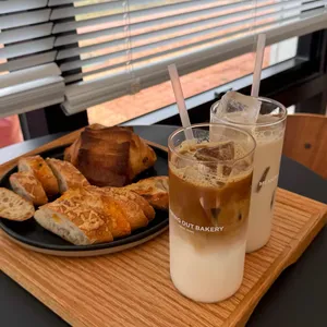 미닝아웃 베이커리 사진