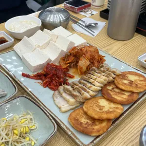 맷돌로만 대표 사진