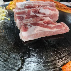 수유대왕솥뚜껑 삼겹살 대표 사진