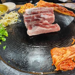 수유대왕솥뚜껑 삼겹살 사진