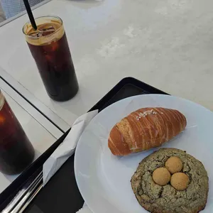 LOOOP 루프 베이커리 카페 사진