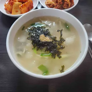 고향의맛 손칼국수 감자옹심이 사진 1