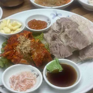 민속보쌈밀면전문점 사진