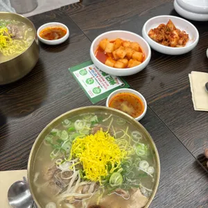 평이담백 뼈칼국수 사진