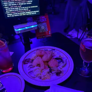 뮤지컬펍 송스루 청담라운지 사진 2