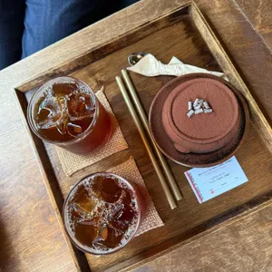 커피볶는여자 사진