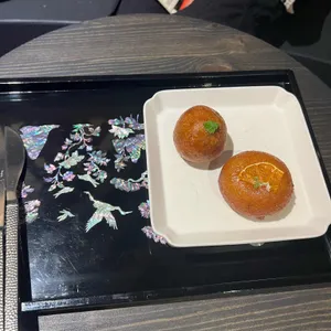 신라당 대표 사진