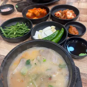 수영본가 돼지국밥 사진 1