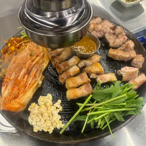 할매솥뚜껑삼겹살 사진