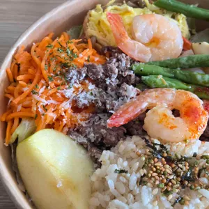 와르르&보울 샐러드 사진