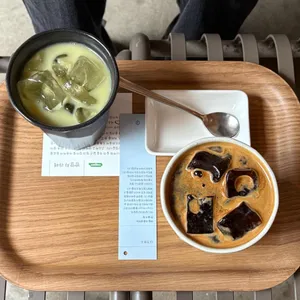 나무사이로 사진 1