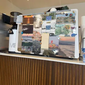 라운드어바웃 리뷰 사진