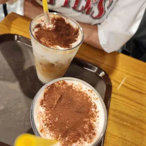 컴포즈커피 사진