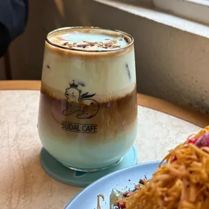 카페 수달 사진