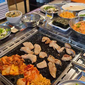 민돈사 대표 사진