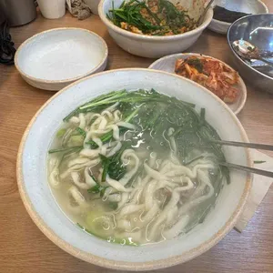 고향 엄마손 생바지락 칼국수 사진
