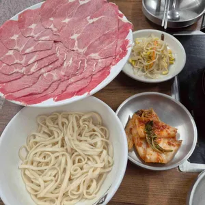 등촌샤브칼국수 대표 사진