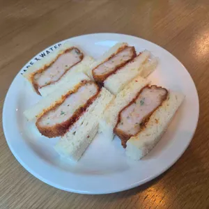 제이드앤워터 대표 사진