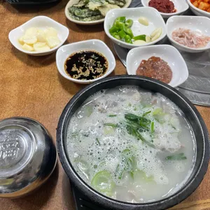 복돼지 순대곱창 사진