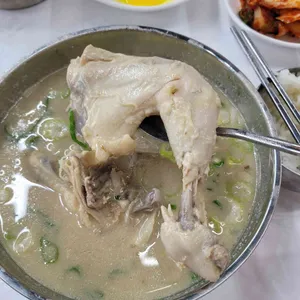 신촌닭칼국수 사진