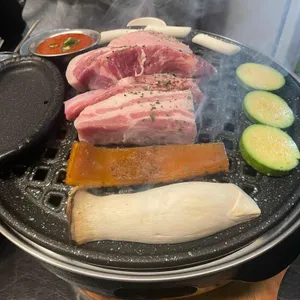 새벽네시반 대표 사진