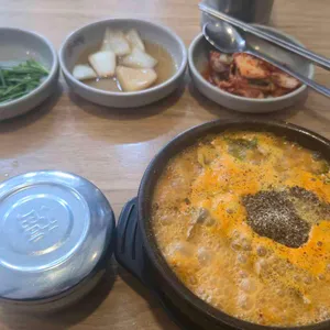 더진국 수육국밥 사진