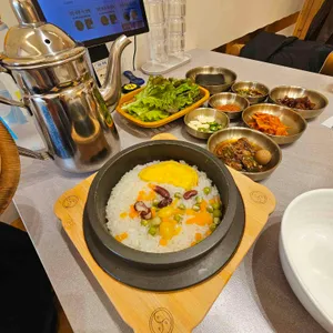 백년도담솥밥 사진