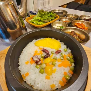 백년도담솥밥 사진