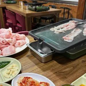 꽃돼지대패삼겹살 대표 사진