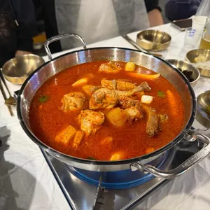 압도 대표 사진