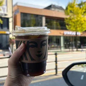 스타벅스 DT 대표 사진