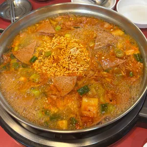 놀부부대찌개 대표 사진