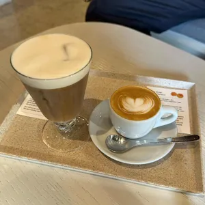 모모스 로스터리&커피바 대표 사진