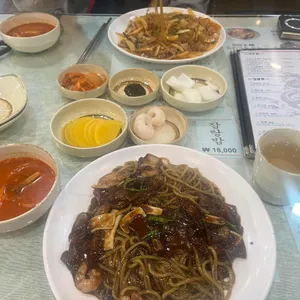 황금룡 대표 사진