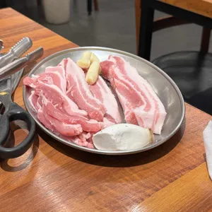 웅아범더덕삼겹살 사진