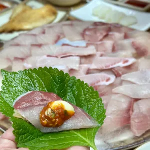 사량도 자연산횟집 사진
