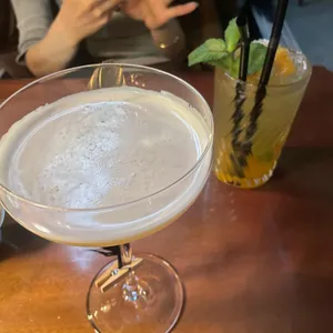 콤마 칵테일바 대표 사진