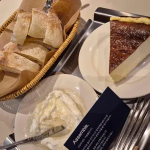 어셈블 대표 사진