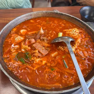 돌부대찌개 사진