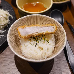 카츠에가오 사진