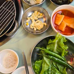 꾸석지돌판한우 사진