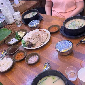 영진돼지국밥 대표 사진