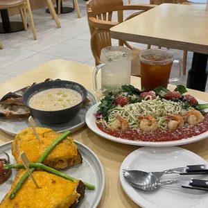 로로아눅 대표 사진