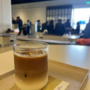 모모스 로스터리&커피바 대표 사진